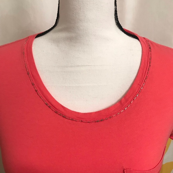 ❣️NEW YORK&COMPANY PRETTY SHIRT❣️ - Picture 3 of 6